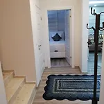 Kaya Vilă *